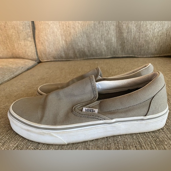 Vans - Picture 2 of 6